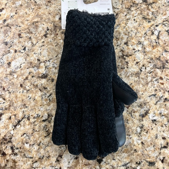 New - Isotoner Signature Women's Chenille Cable-Knit Gloves in Black - Picture 3 of 7